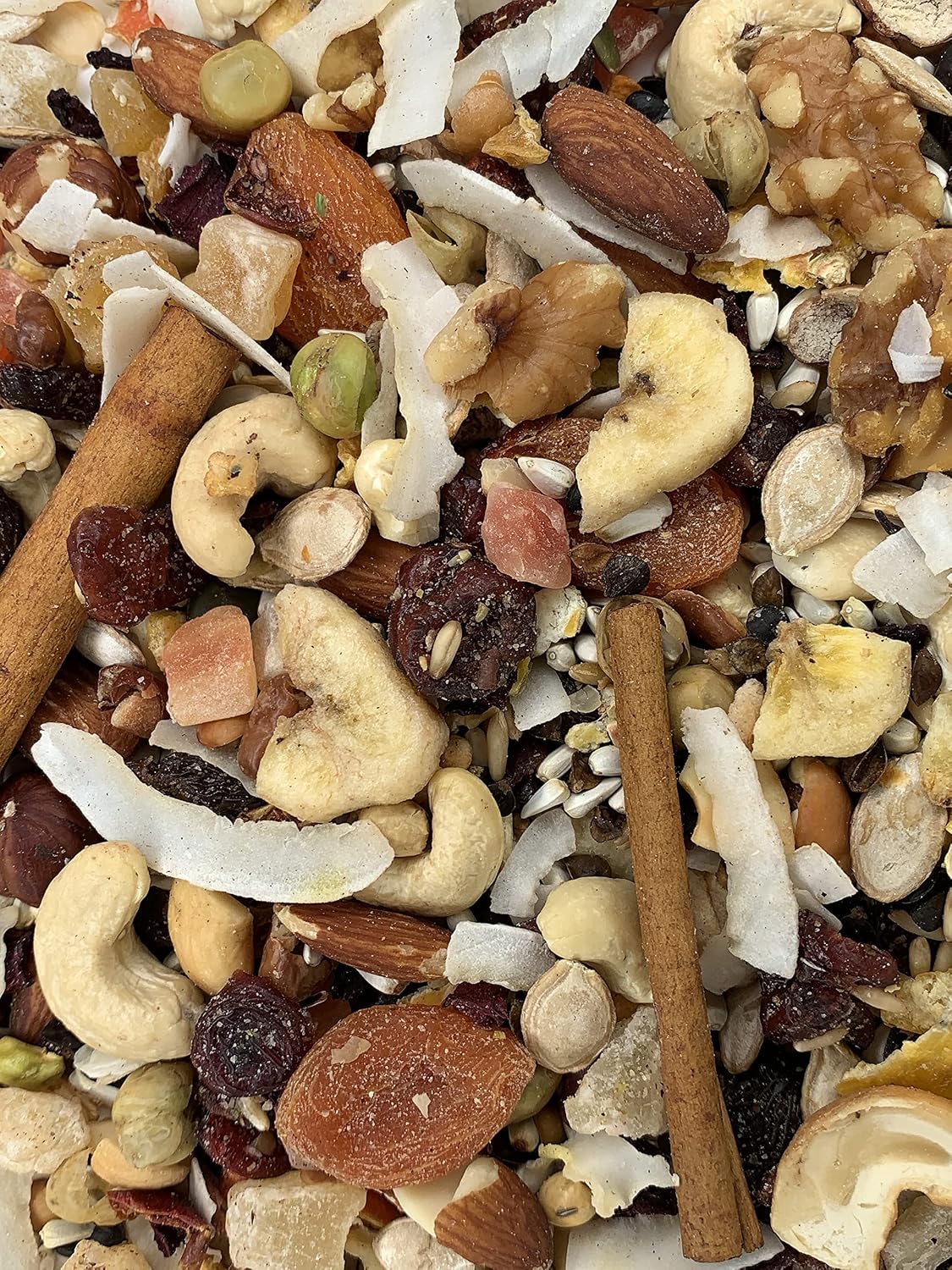 Versele-Laga Goldenfeast Madagascar Blend Bird Food, 3 lb